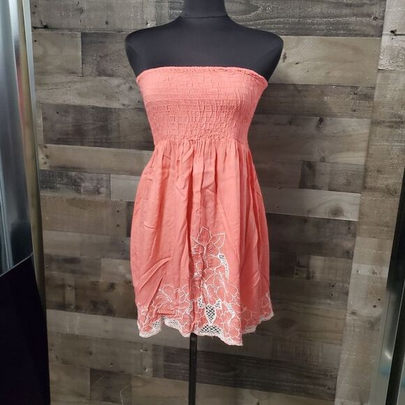 Dresses & Skirts - Coral strapless dress or cover up S